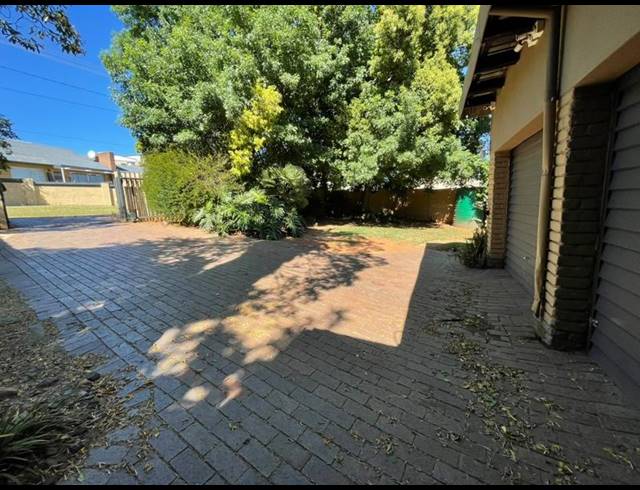 4 BEDROOM HOUSE FOR SALE IN BREAUNANDA